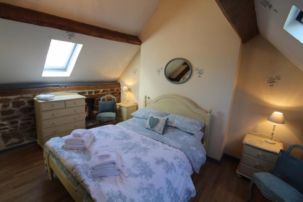 La Petite Jeusseliniere Villa Larchamp Bagian luar foto