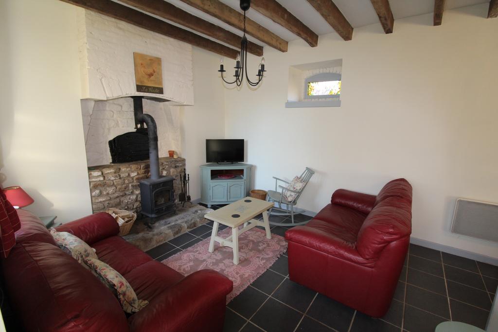 La Petite Jeusseliniere Villa Larchamp Bagian luar foto