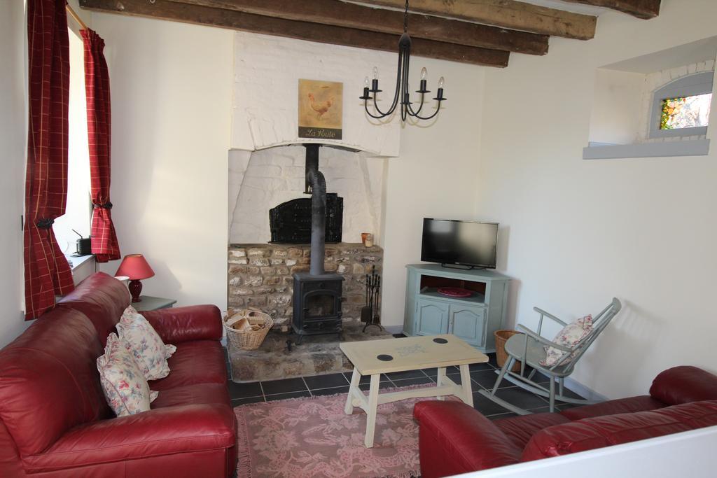 La Petite Jeusseliniere Villa Larchamp Bagian luar foto