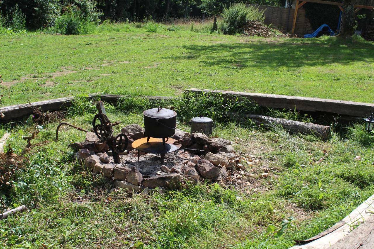 La Petite Jeusseliniere Villa Larchamp Bagian luar foto