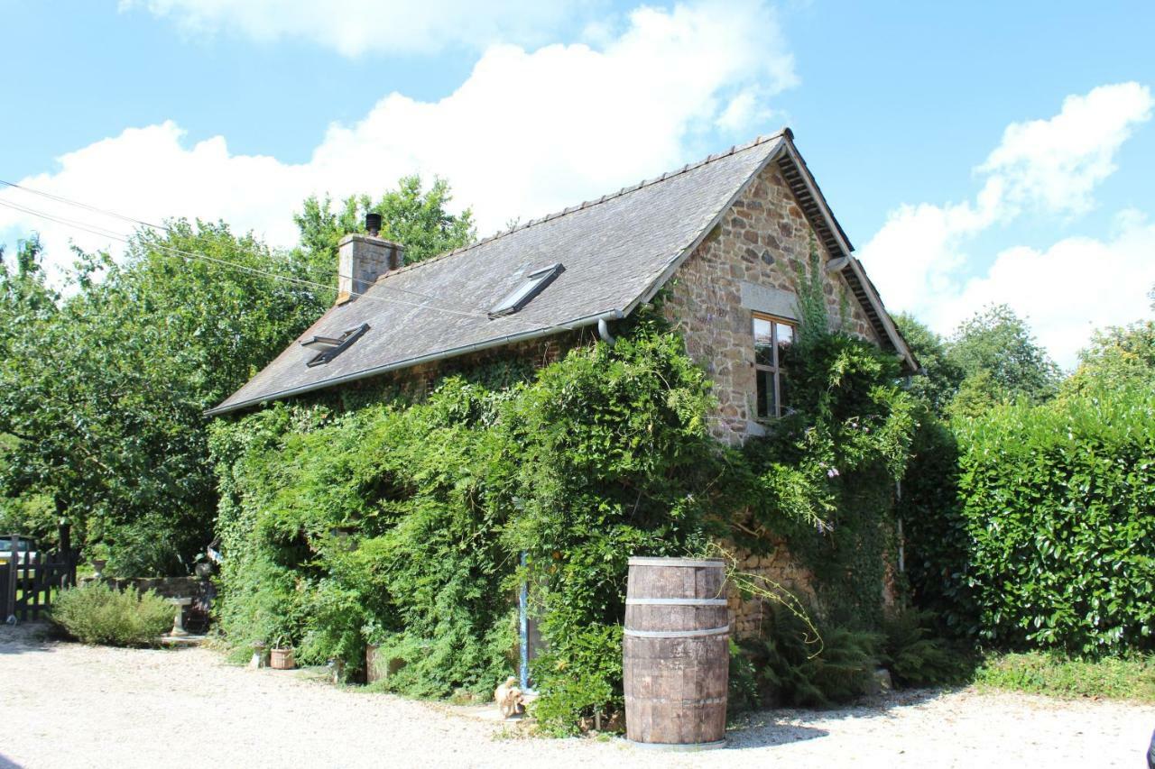 La Petite Jeusseliniere Villa Larchamp Bagian luar foto