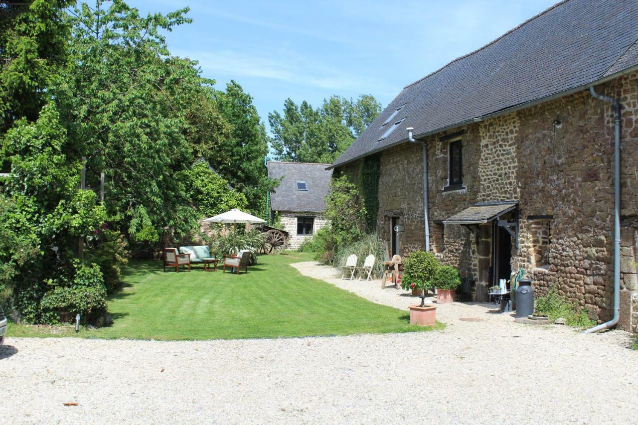 La Petite Jeusseliniere Villa Larchamp Bagian luar foto